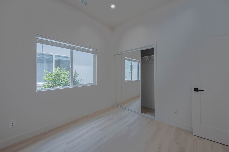 More Photos Of 987 Harcourt Ave, Seaside Multifamily For Sale