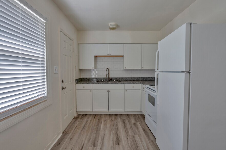 More Photos Of 1102 Sunset Point Rd, Clearwater Apartments For Sale