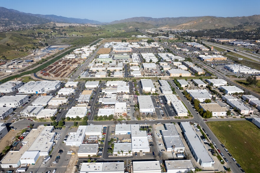 More Photos Of 560 Birch St, Lake Elsinore Manufacturing For Sale