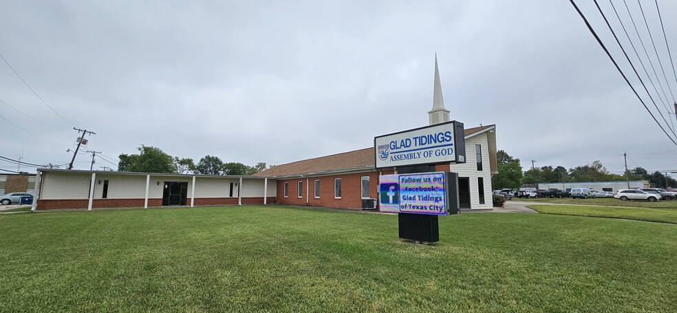 Primary Photo Of 902 N Logan St, Texas City Religious Facility For Sale