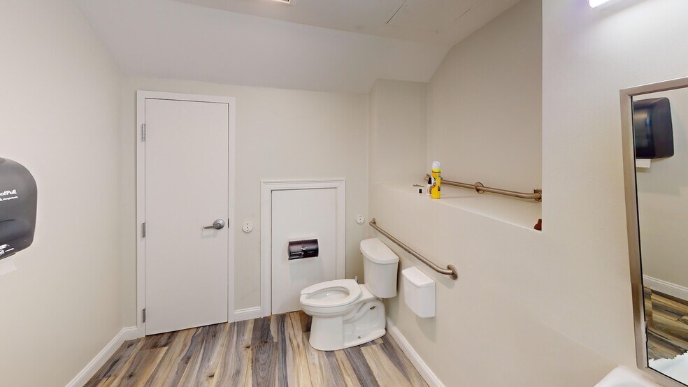 More Photos Of 22 Beacon St, Boston Storefront Retail Office For Lease