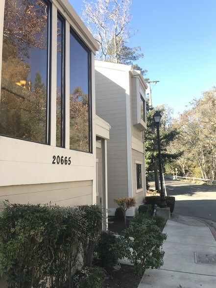 More Photos Of 20665 4th St, Saratoga Loft Creative Space For Lease