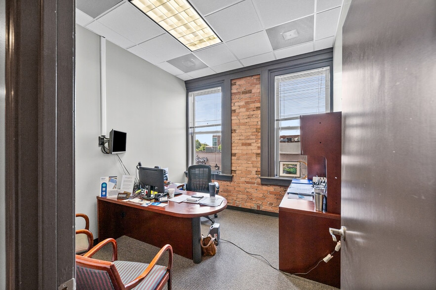More Photos Of 105 E North St, Greenville Office For Lease