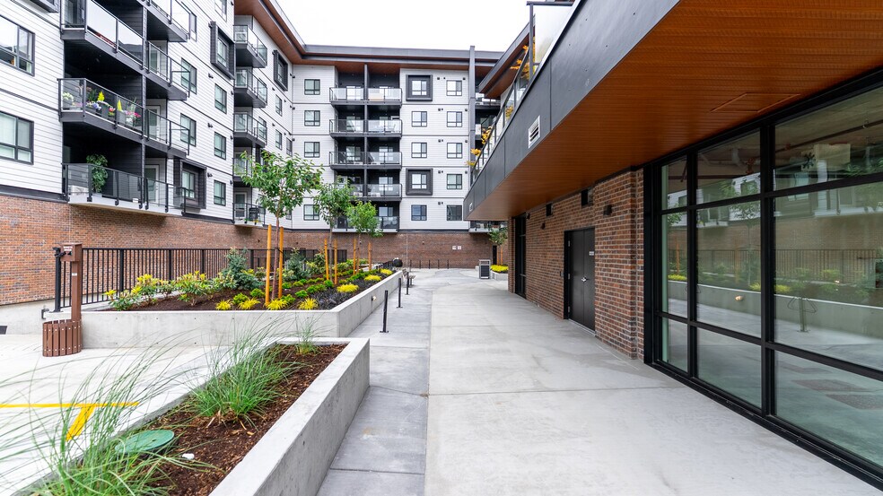 More Photos Of 107 Evans St, Duncan Apartments For Sale