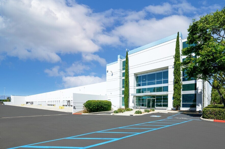 Primary Photo Of 17300 Slover Ave, Fontana Warehouse For Lease