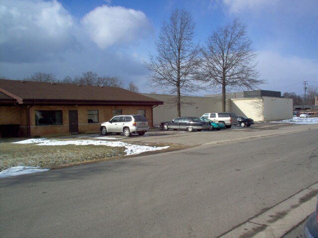 More Photos Of 1179 Sylvertis Dr, Waterford Warehouse For Lease