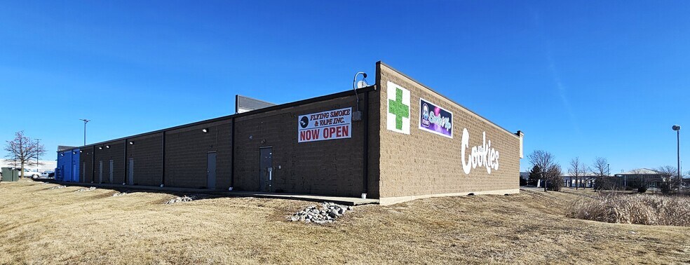 More Photos Of 1006 Jc Pky, Bloomington Unknown For Lease