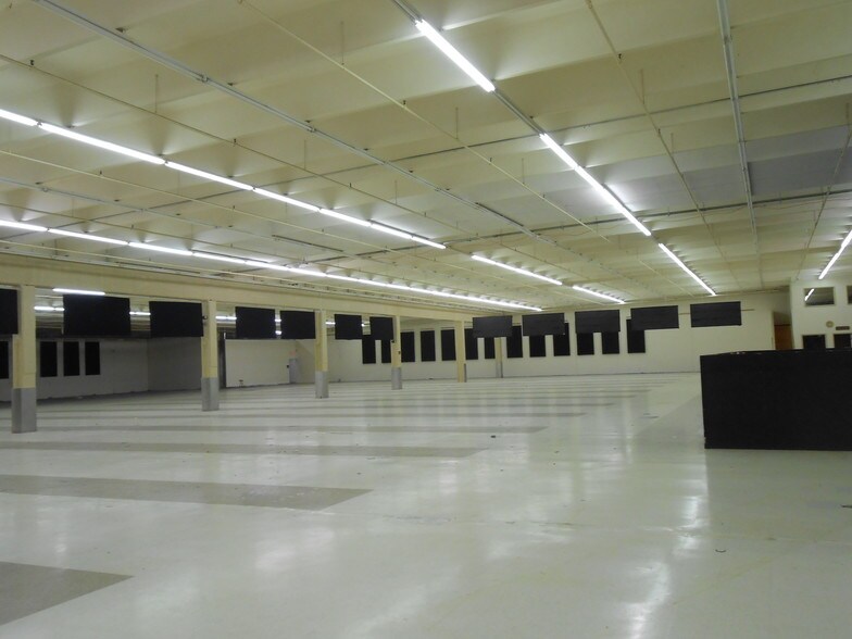 More Photos Of 1000 W US Highway 77, San Benito Unknown For Lease