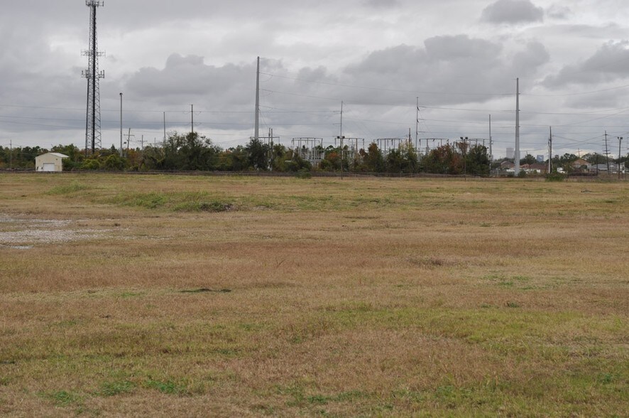 More Photos Of 3601-3939 Peters Rd, Harvey Land For Lease