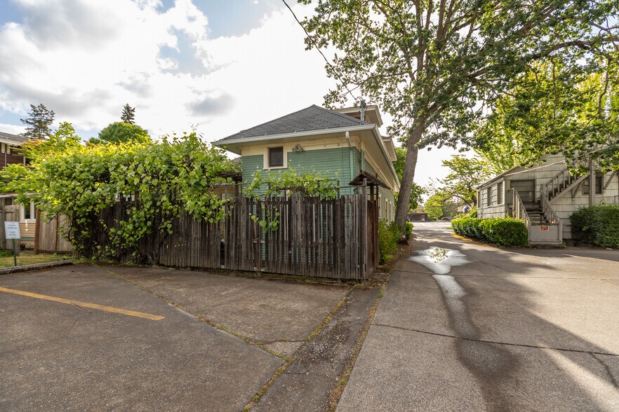 More Photos Of 1442 Pearl St, Eugene Office For Lease