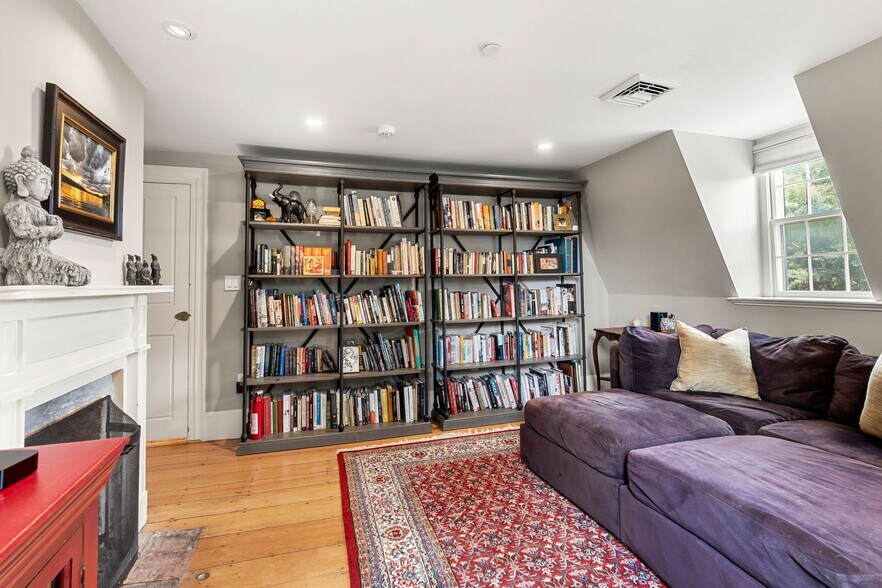 More Photos Of 314 Essex St, Salem Specialty For Sale