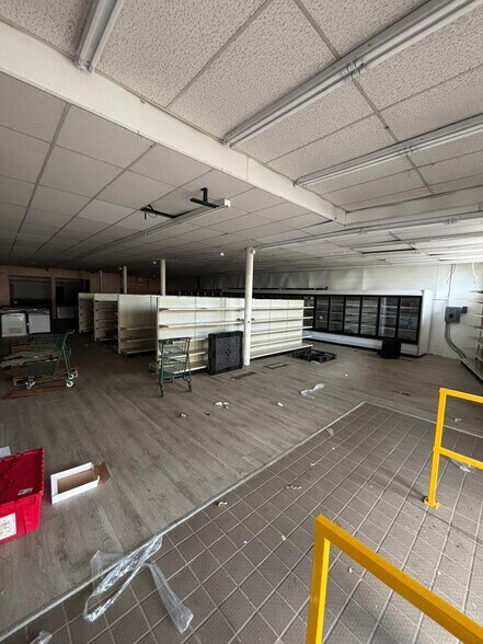More Photos Of 975 Broadway St, Buffalo General Retail For Sale