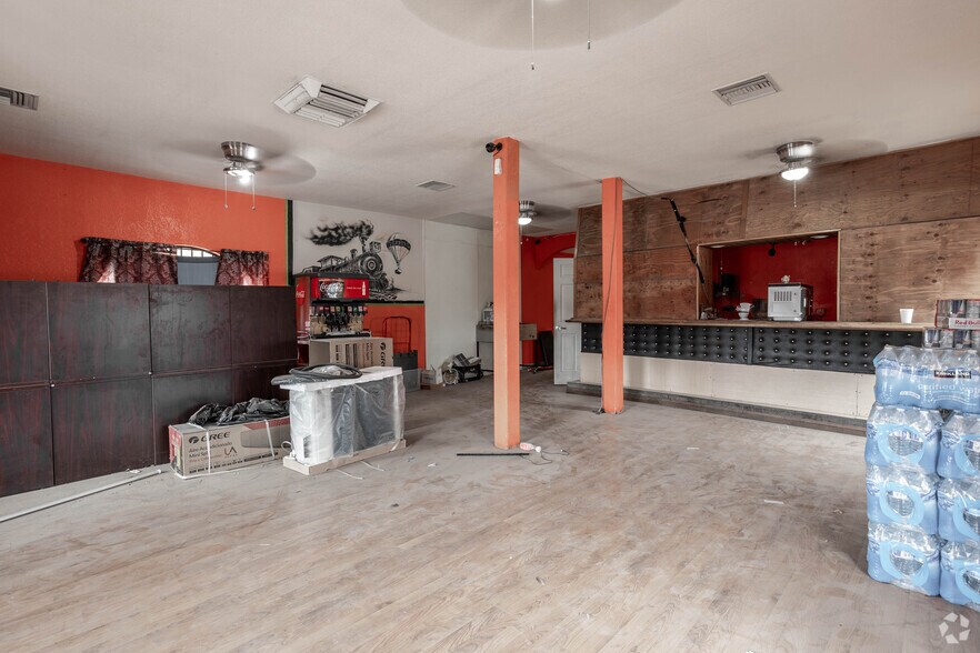 More Photos Of 114 E 11th St, Perris Restaurant For Lease