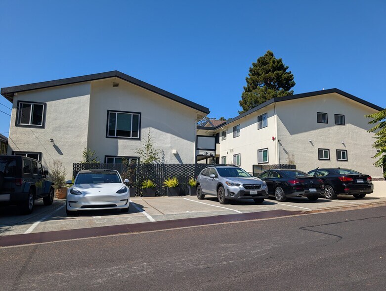 More Photos Of 19 Knoll Ln, Mill Valley Apartments For Sale