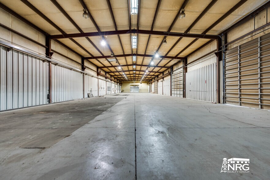 More Photos Of 715 W 81st St, Odessa Warehouse For Sale