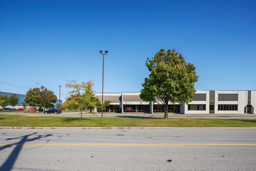 More Photos Of 3071-3075 Rue Louis-A.-Amos, Lachine Warehouse For Lease
