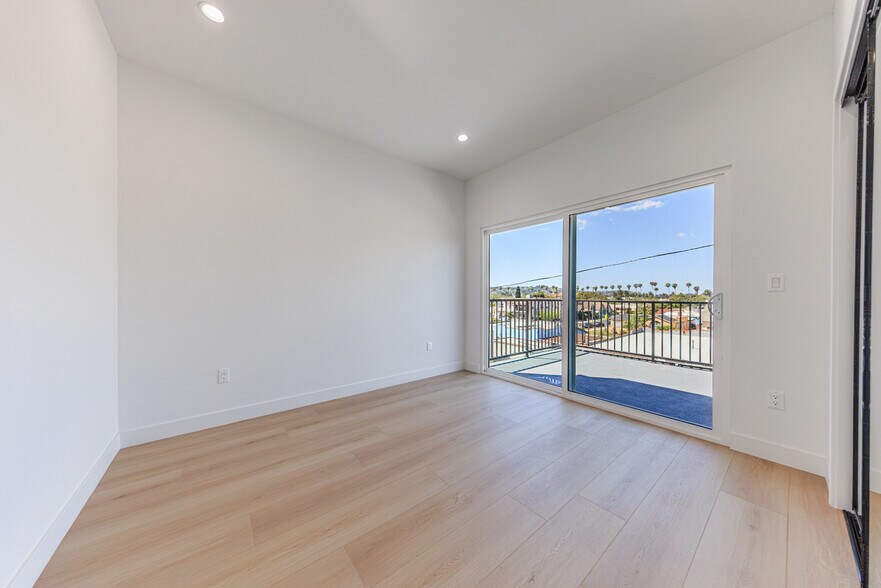More Photos Of 2847 S Victoria Ave, Los Angeles Multifamily For Sale