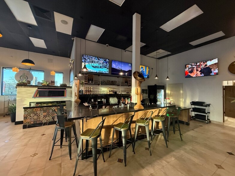 More Photos Of 1490 E Main St, Woodland Freestanding For Lease