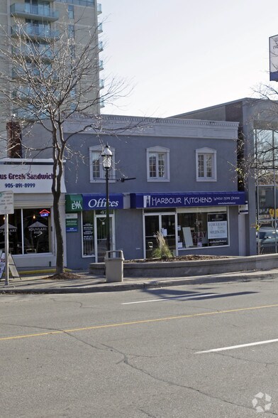 More Photos Of 47 Lakeshore Rd E, Mississauga Storefront For Sale