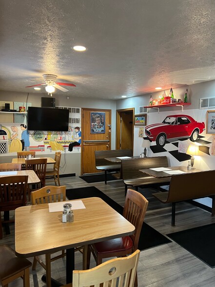 More Photos Of 641 Massillon Rd, Akron Restaurant For Sale