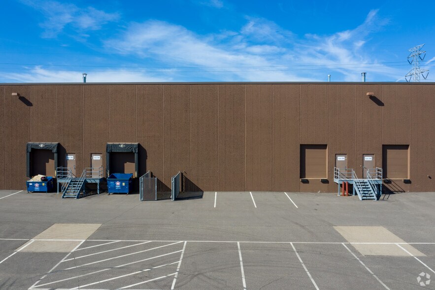 More Photos Of 131 N Cheshire Ln, Minnetonka Light Manufacturing For Lease