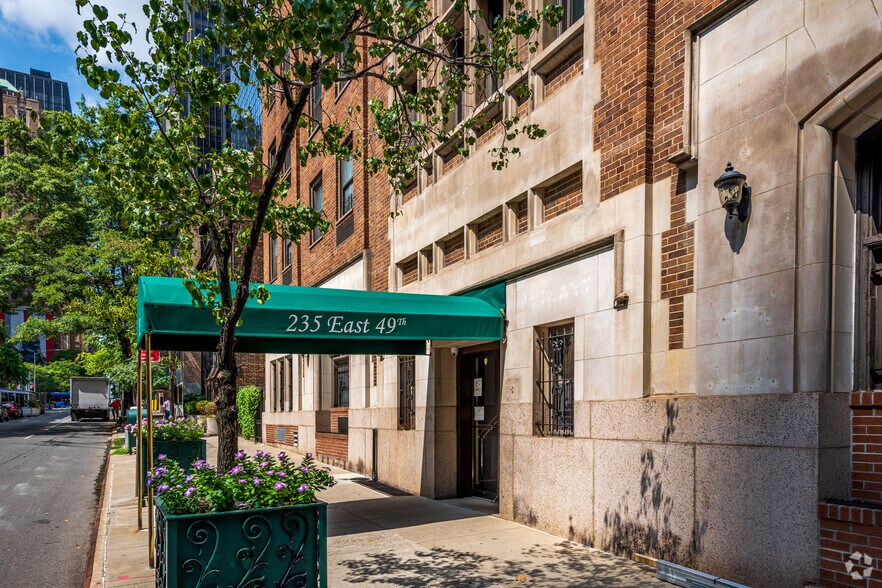 More Photos Of 235 E 49th St, New York Apartments For Sale