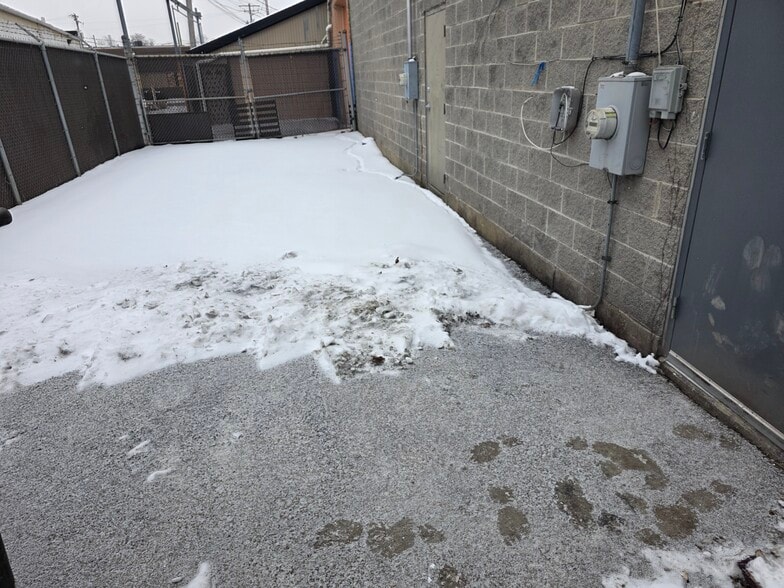 More Photos Of 1011 Main St, Melrose Park Warehouse For Lease