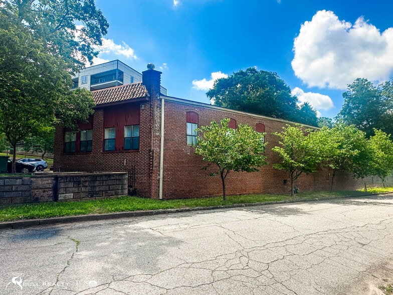 More Photos Of 530 NE Parkway Dr, Atlanta Apartments For Sale