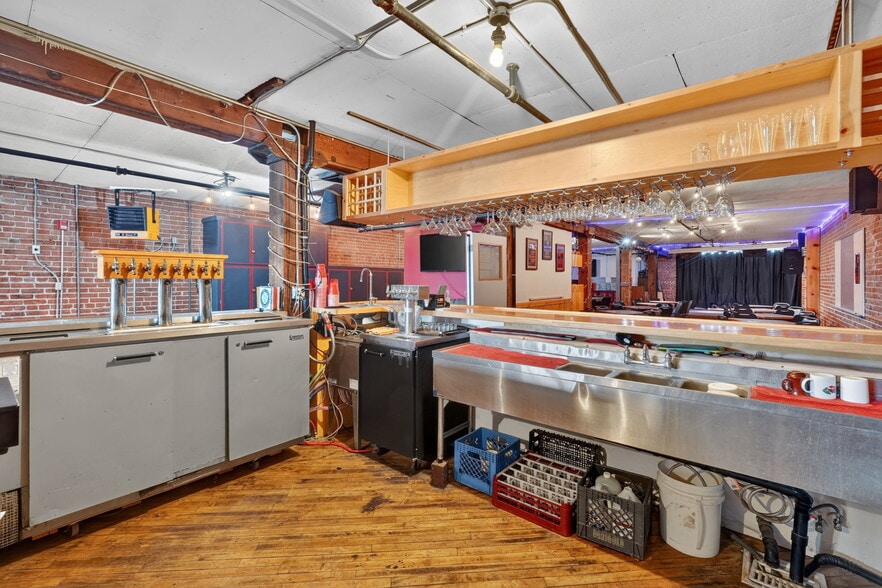 More Photos Of 615 S 1st Ave, Pocatello Restaurant For Sale