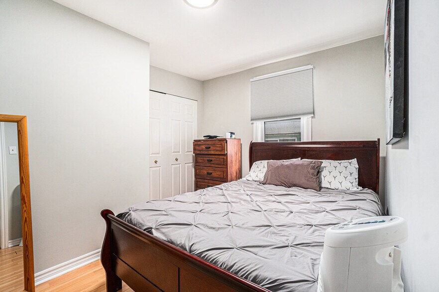 More Photos Of 331 Mona Av, Ottawa Apartments For Sale