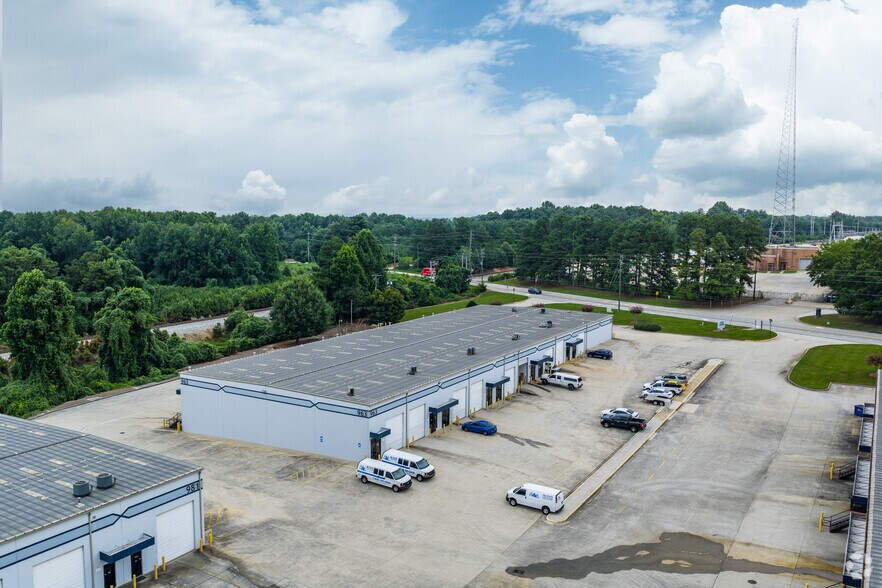 More Photos Of 963 N Burnt Hickory Rd, Douglasville Unknown For Lease