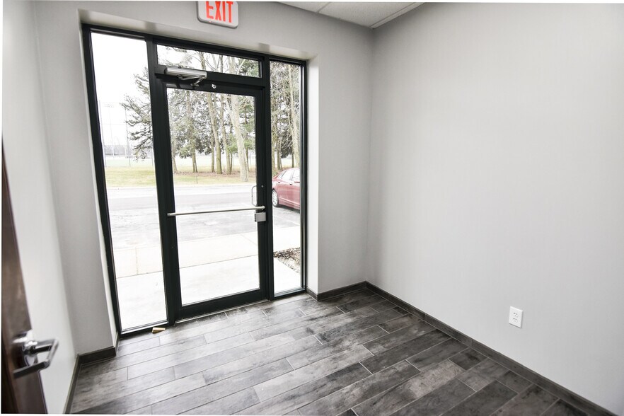 More Photos Of 387 Medina Rd, Medina Light Manufacturing For Lease
