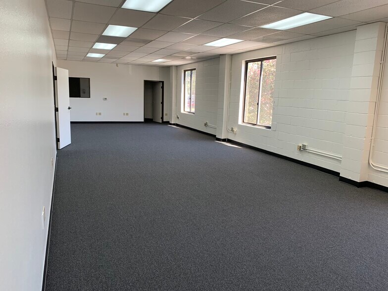 More Photos Of 1125 S Flower St, Burbank Warehouse For Lease