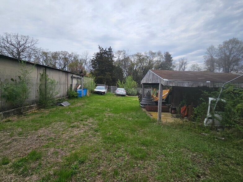 More Photos Of 1737 S Burlington Rd, Bridgeton Flex For Sale