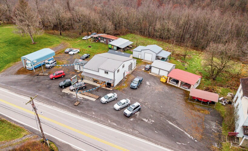 More Photos Of 812 N Pike St, Grafton Auto Dealership For Lease