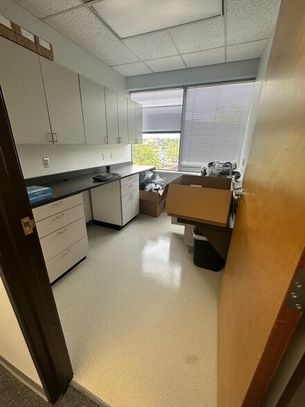 More Photos Of 2 Lincoln Hwy, Edison Medical For Sale