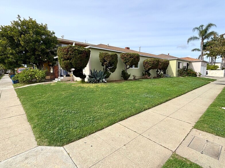More Photos Of 11533 Truro Ave, Hawthorne Apartments For Sale