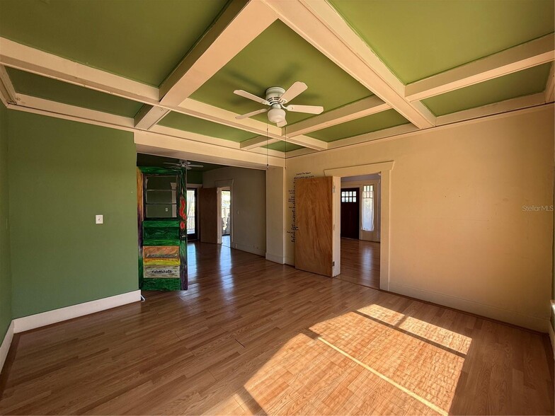 More Photos Of 5610 N Nebraska Ave, Tampa Office For Sale