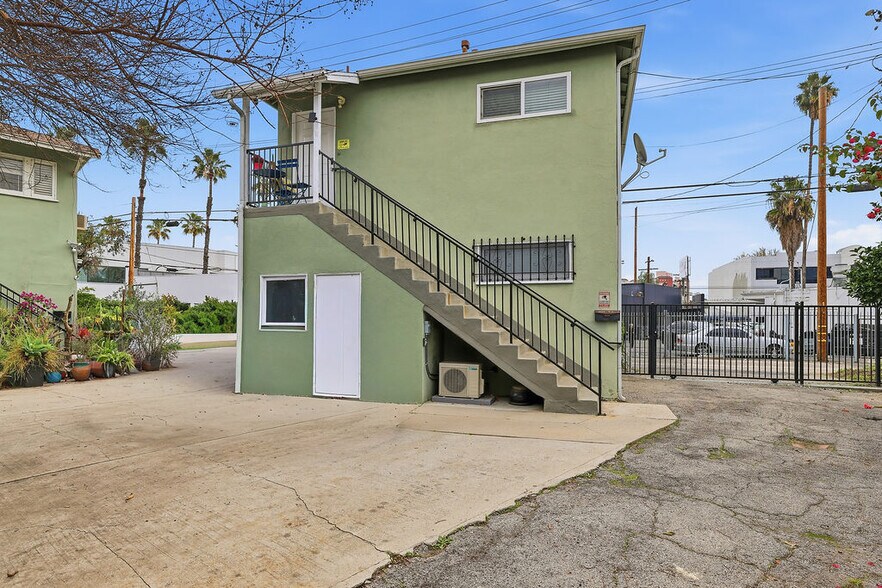 More Photos Of 10718 Valley Spring Ln, North Hollywood Multifamily For Sale