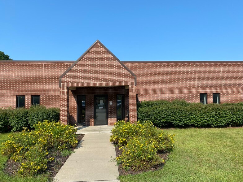 More Photos Of 10850 Hall Rd, Whitmore Lake Warehouse For Lease