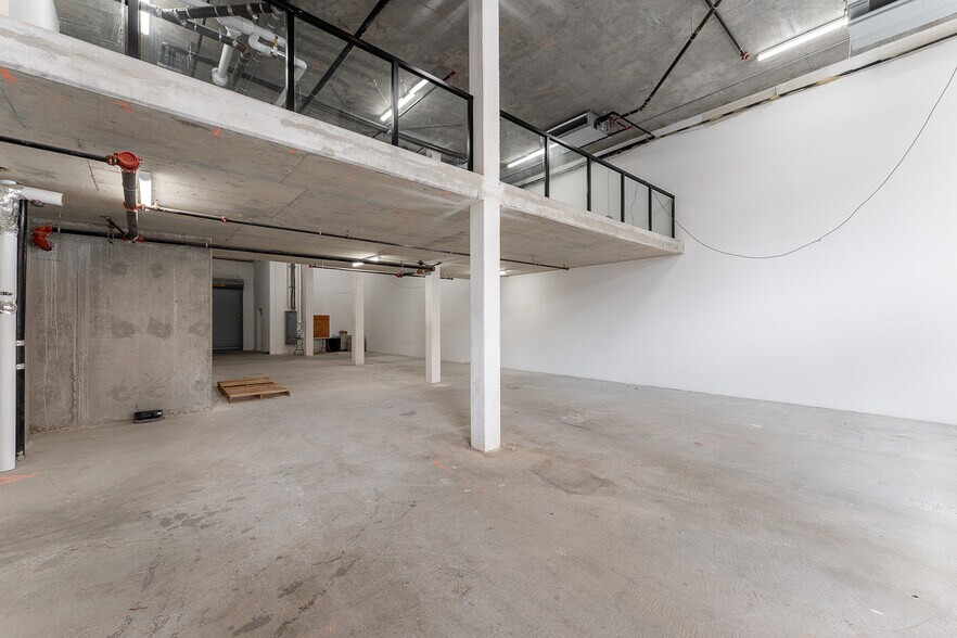 More Photos Of 243 Keefer st, Vancouver Storefront For Sale