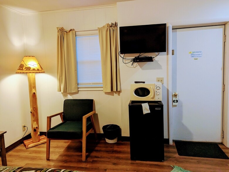 More Photos Of 12520 State St, Atlanta Hotel For Sale