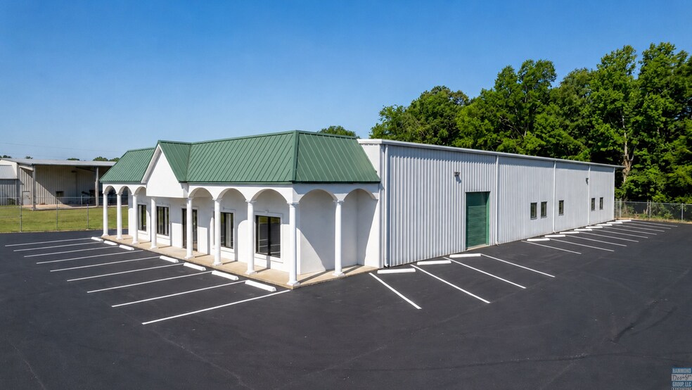 More Photos Of 3050 W Tharpe St, Tallahassee Warehouse For Lease