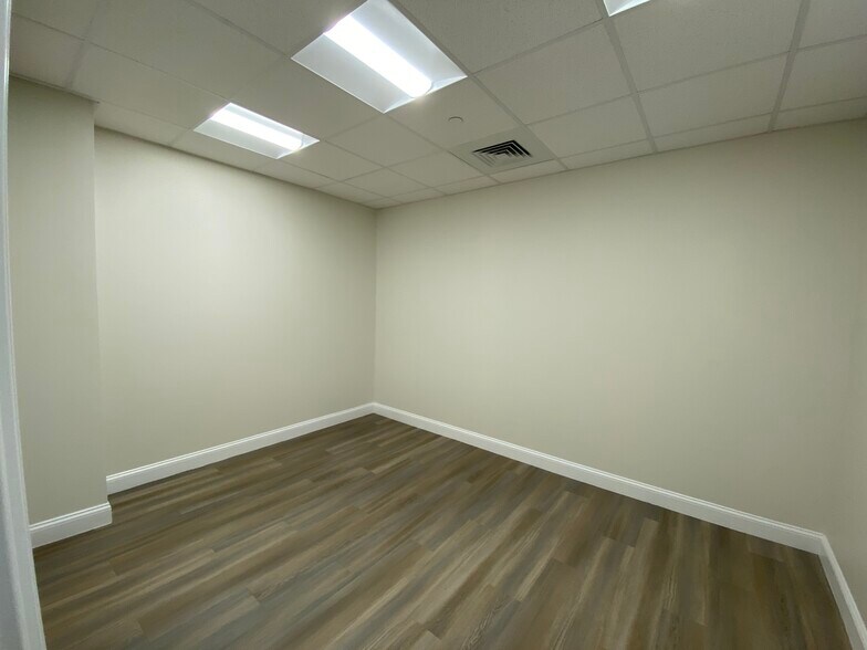 More Photos Of 1274 Osgood St, North Andover Office For Lease