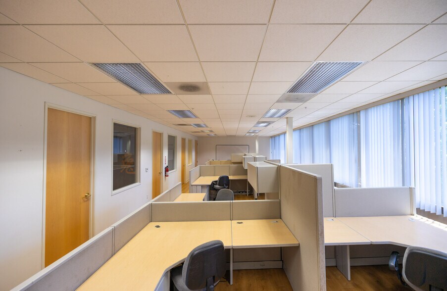 More Photos Of 241 Lombard St, Thousand Oaks Loft Creative Space For Lease