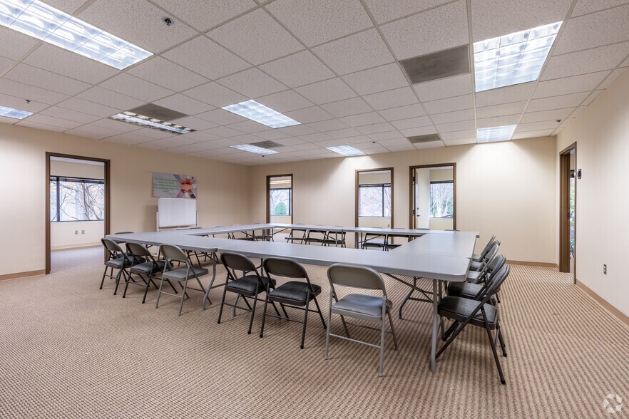 More Photos Of 2809 Emerywood Pky, Richmond Office For Lease