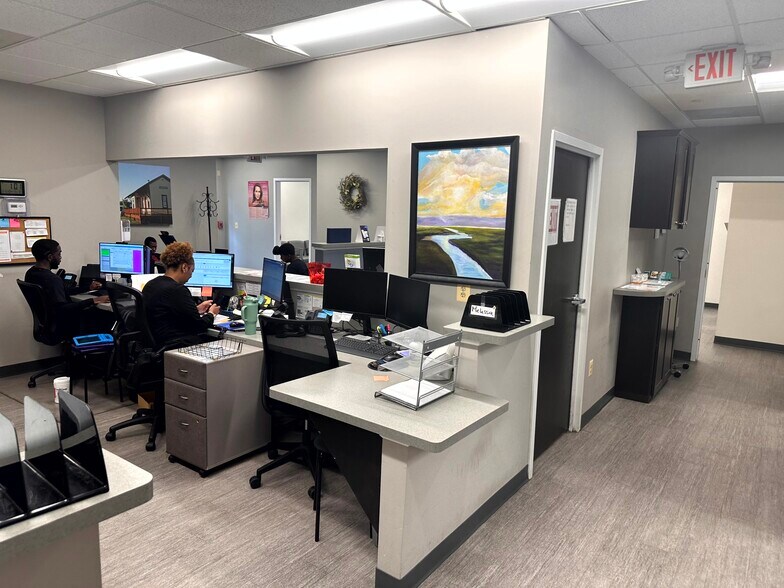 More Photos Of 101-201 Centennial St, La Plata Medical For Sale