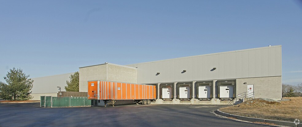 More Photos Of 220 Hopping Brook Dr, Holliston Light Manufacturing For Lease