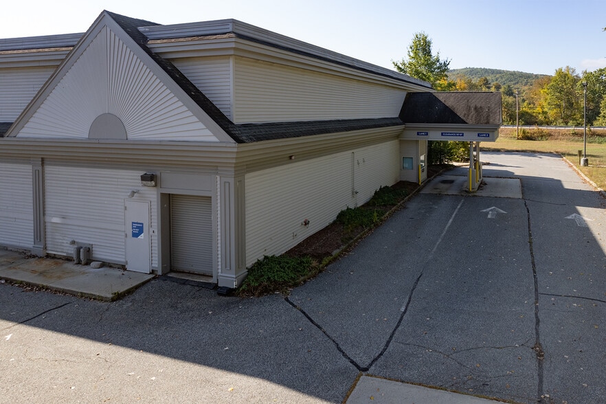 More Photos Of 10 Main St, Winchester Drugstore For Sale