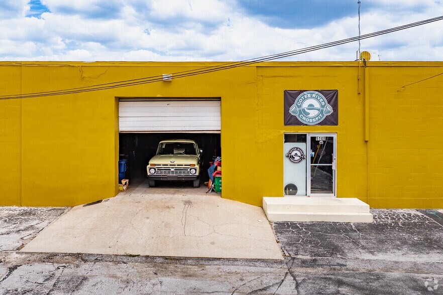 More Photos Of 5144-5158 US Highway 19, New Port Richey Storefront For Lease